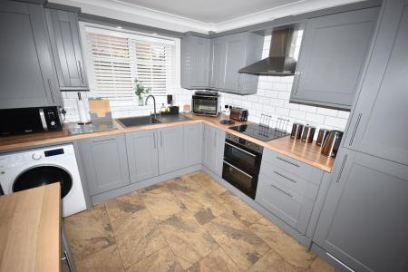3 bedroom End of terrace house to let in Spire View, Sleaford, NG34