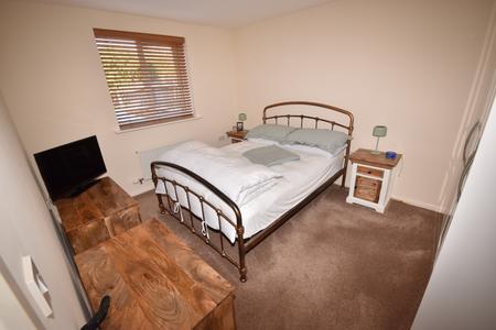 2 bedroom Flat to let in Kinross Road, Greylees, Sleaford, NG34