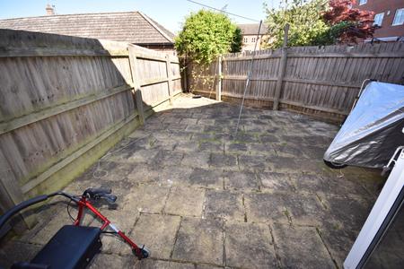 2 bedroom Flat to let in Kinross Road, Greylees, Sleaford, NG34