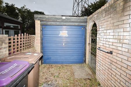 3 bedroom Semi-detached house for sale in Dorrington Close, Ruskington, Sleaford