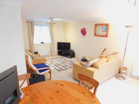 2 bedroom Ground floor flat for sale in Monins Road, Iwade, ME9