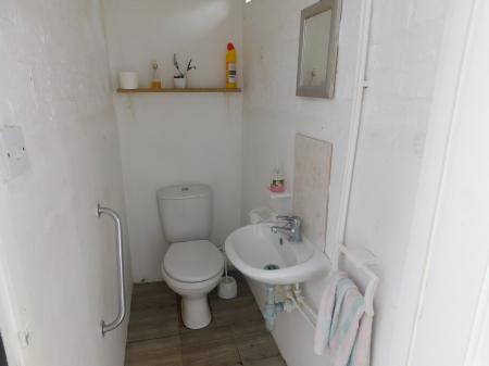 2 bedroom Semi-detached house for sale in Swanstree Avenue, Kemsley, Sittingbourne, ME10