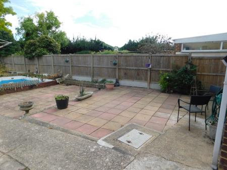 2 bedroom Semi-detached house for sale in Swanstree Avenue, Kemsley, Sittingbourne, ME10