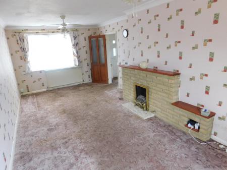 2 bedroom Semi-detached house for sale in Swanstree Avenue, Kemsley, Sittingbourne, ME10