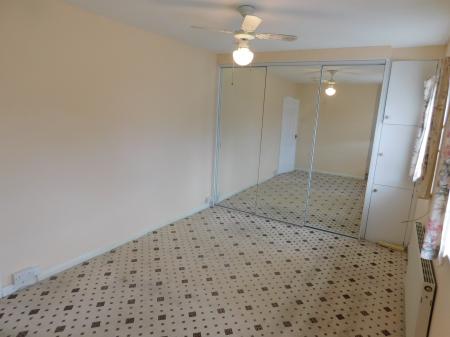 2 bedroom Semi-detached house for sale in Swanstree Avenue, Kemsley, Sittingbourne, ME10