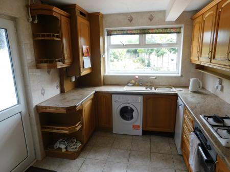2 bedroom Semi-detached house for sale in Swanstree Avenue, Kemsley, Sittingbourne, ME10