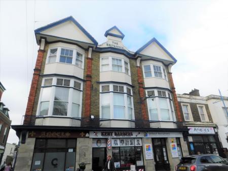 2 bedroom Flat to let in High Street, Sheerness, ME12
