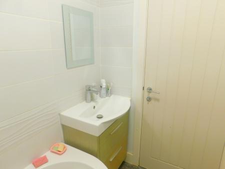 2 bedroom Flat to let in High Street, Sheerness, ME12