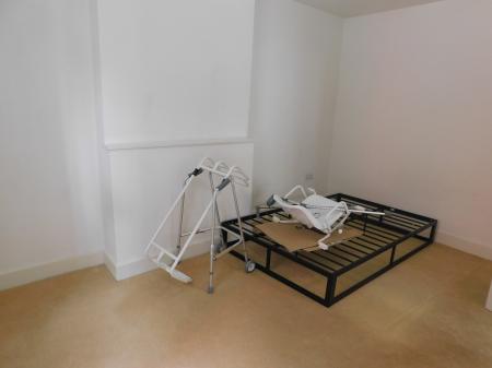 2 bedroom Flat to let in High Street, Sheerness, ME12
