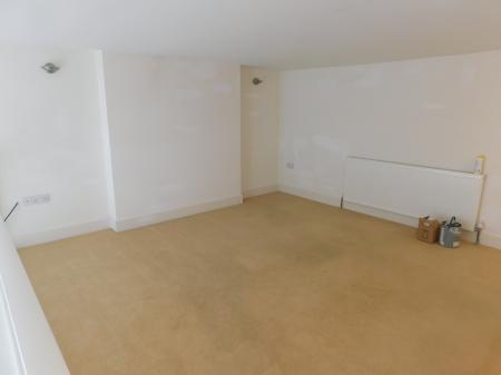 2 bedroom Flat to let in High Street, Sheerness, ME12