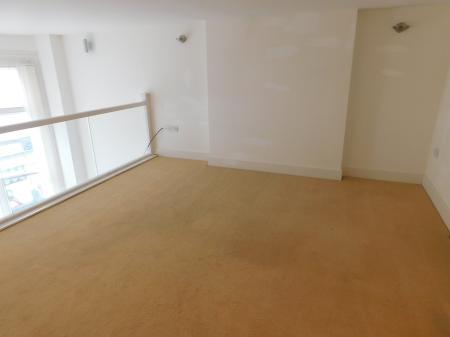 2 bedroom Flat to let in High Street, Sheerness, ME12