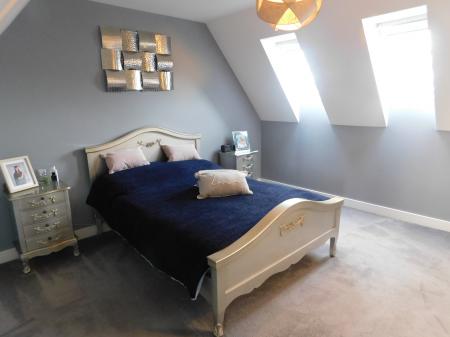 4 bedroom Semi-detached house for sale in Minster Road