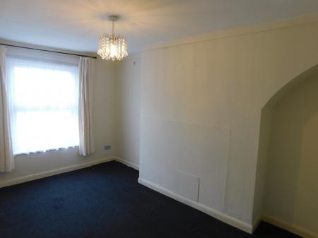 1 bedroom Flat to let in Broadway, Sheerness, ME12