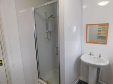 1 bedroom Flat to let in Broadway, Sheerness, ME12