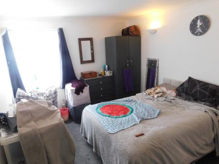 1 bedroom Flat to let in Chilham Close, Sheerness, ME12