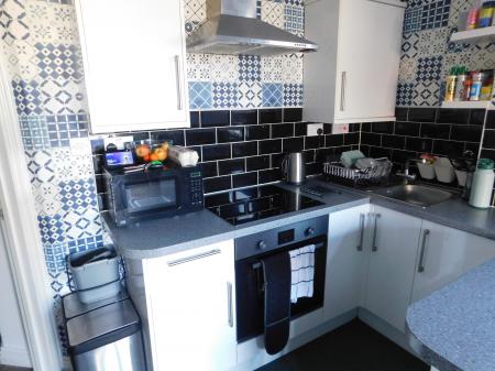 1 bedroom Flat to let in High Street, Sheerness, ME12