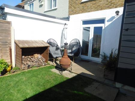 3 bedroom Semi-detached house to let in Wheatsheaf Gardens, Sheerness, ME12