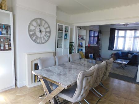 3 bedroom Semi-detached house to let in Wheatsheaf Gardens, Sheerness, ME12