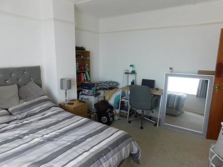 3 bedroom Semi-detached house to let in Wheatsheaf Gardens, Sheerness, ME12