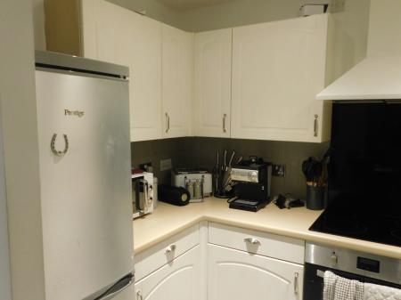 2 bedroom Flat to let in Stagshaw Close, Maidstone, ME15