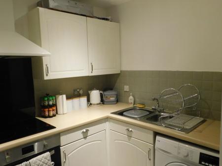 2 bedroom Flat to let in Stagshaw Close, Maidstone, ME15