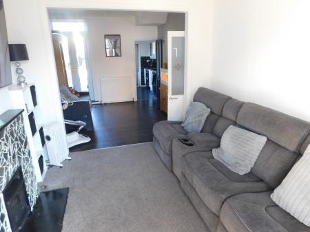 3 bedroom End of terrace house to let in Dumergue Avenue, Queenborough, ME11