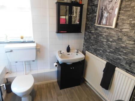 3 bedroom End of terrace house to let in Dumergue Avenue, Queenborough, ME11