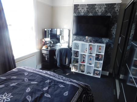 3 bedroom End of terrace house to let in Dumergue Avenue, Queenborough, ME11