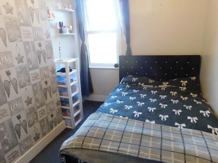 3 bedroom End of terrace house to let in Dumergue Avenue, Queenborough, ME11