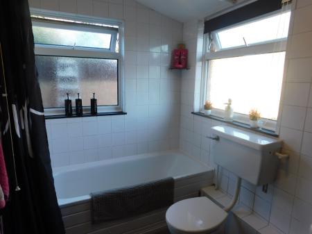 3 bedroom End of terrace house to let in Dumergue Avenue, Queenborough, ME11