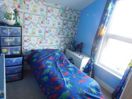 3 bedroom End of terrace house to let in Dumergue Avenue, Queenborough, ME11