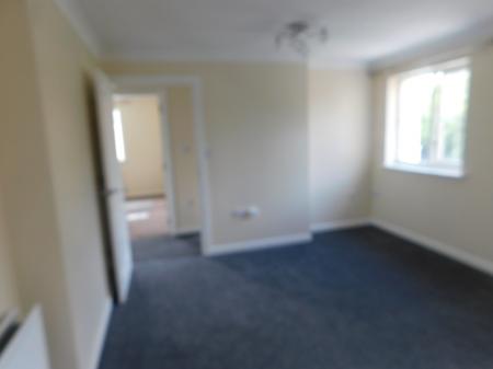 2 bedroom Flat to let in Raite Green, Sittingbourne, ME10