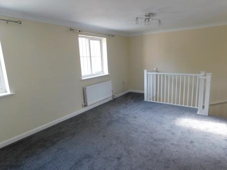 2 bedroom Flat to let in Raite Green, Sittingbourne, ME10
