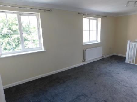 2 bedroom Flat to let in Raite Green, Sittingbourne, ME10