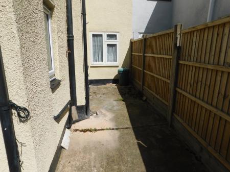 3 bedroom Terraced House to let in Castle Street, Queenborough, ME11