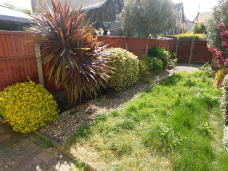 3 bedroom Terraced House to let in Castle Street, Queenborough, ME11