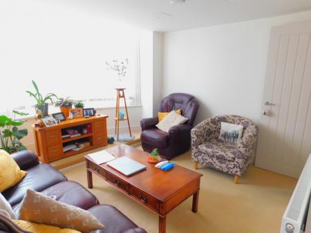 2 bedroom Flat to let in High Street, Sheerness, ME12