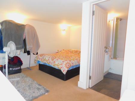 2 bedroom Flat to let in High Street, Sheerness, ME12
