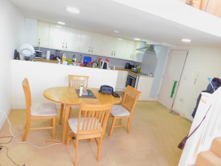 2 bedroom Flat to let in High Street, Sheerness, ME12