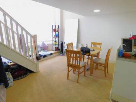 2 bedroom Flat to let in High Street, Sheerness, ME12