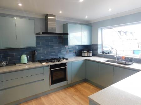 4 bedroom Detached house for sale in Queens Road, Minster, ME12