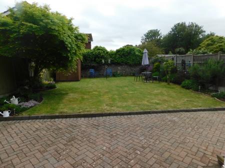 4 bedroom Detached house for sale in Queens Road, Minster, ME12