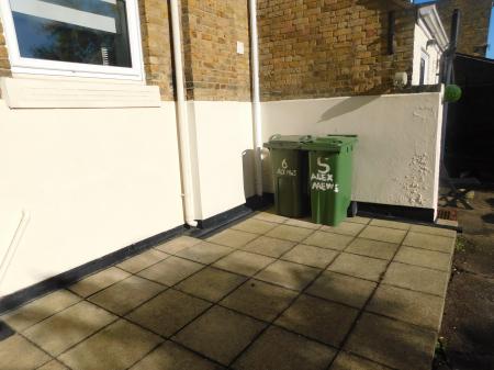 1 bedroom Ground floor flat to let in Alexandra Road, Sheerness, ME12