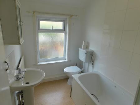 2 bedroom End of terrace house to let in New Street, Sheerness, ME12