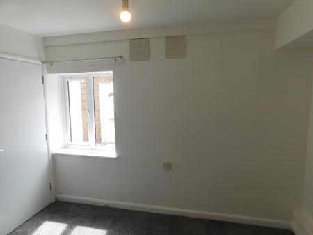 1 bedroom Flat to let in Broadway, Sheerness, ME12