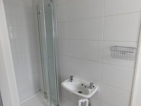 1 bedroom Flat to let in Broadway, Sheerness, ME12