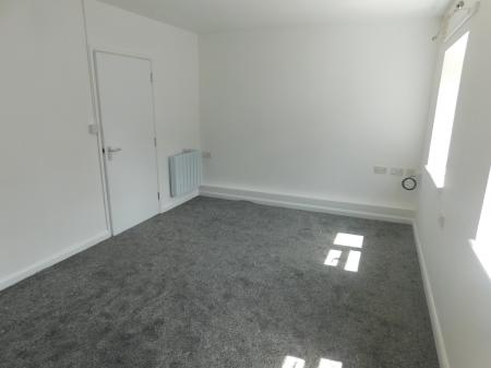 1 bedroom Flat to let in Broadway, Sheerness, ME12