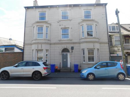 1 bedroom Flat to let in Broadway, Sheerness, ME12