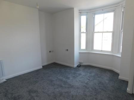 1 bedroom Flat to let in Broadway, Sheerness, ME12