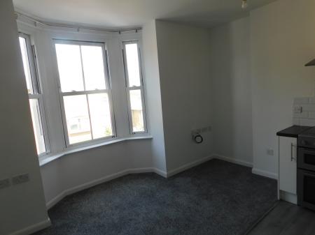 2 bedroom Flat to let in Broadway, Sheerness, ME12